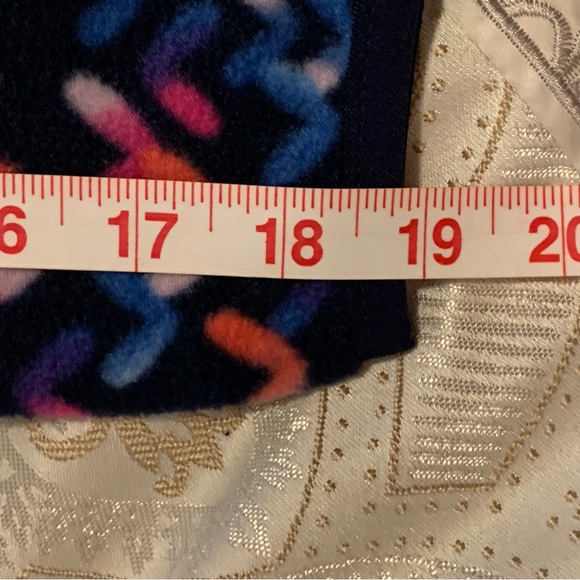 Eddie Bauer. NWT. Girls light pullover top. Beautiful southwestern desig… - Picture 7 of 8